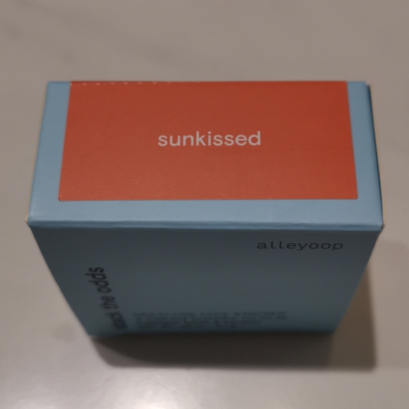 Alley oop 3in1 cream blush,bronzer and highlighter - Picture 4 of 5